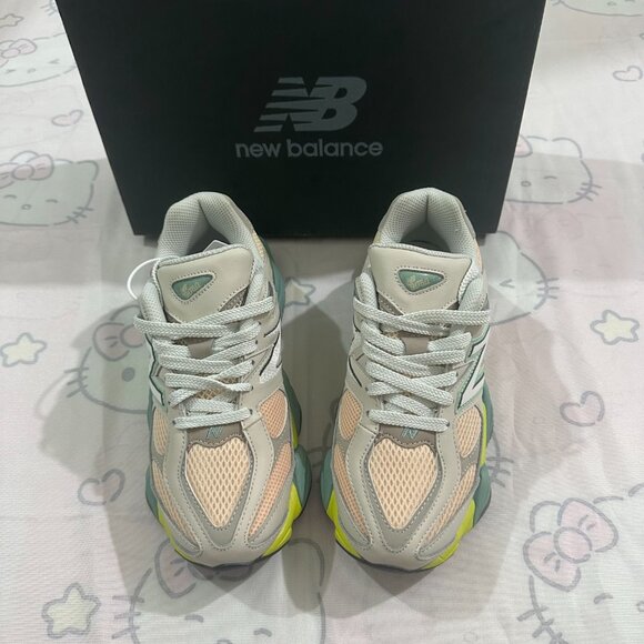 New Balance 9060 Series Low-Top Thick-Soled Sneakers - Picture 5 of 6